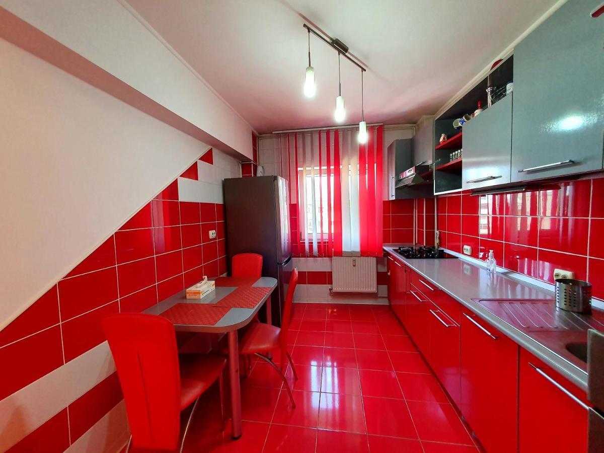 Crema Apartaments Ploiesti Exterior photo