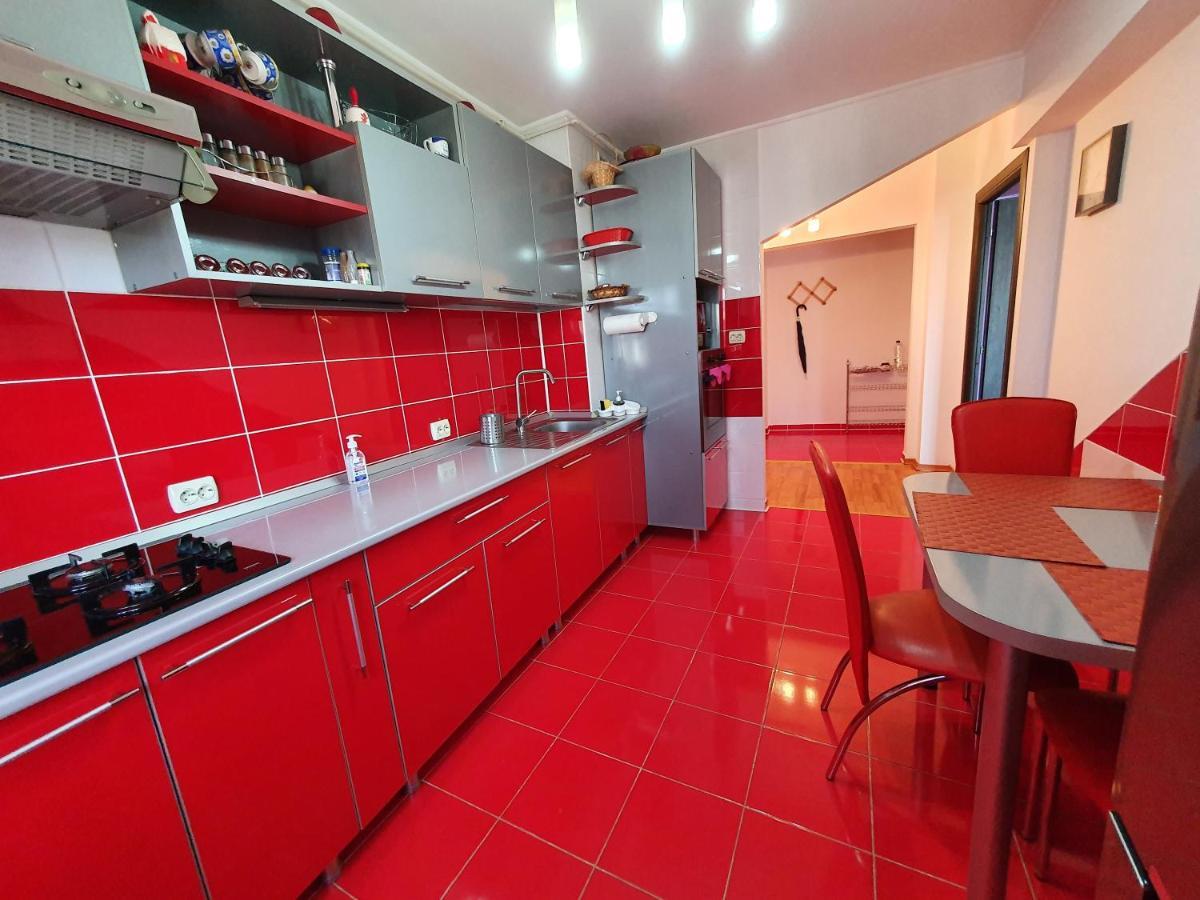 Crema Apartaments Ploiesti Exterior photo