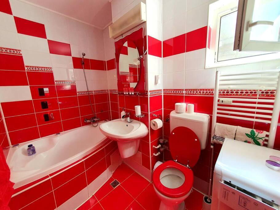 Crema Apartaments Ploiesti Exterior photo